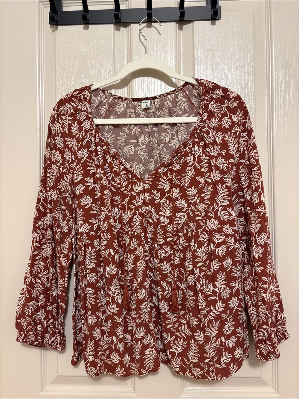 Old Navy Rust Red Leaf-Print V-Neck Tunic